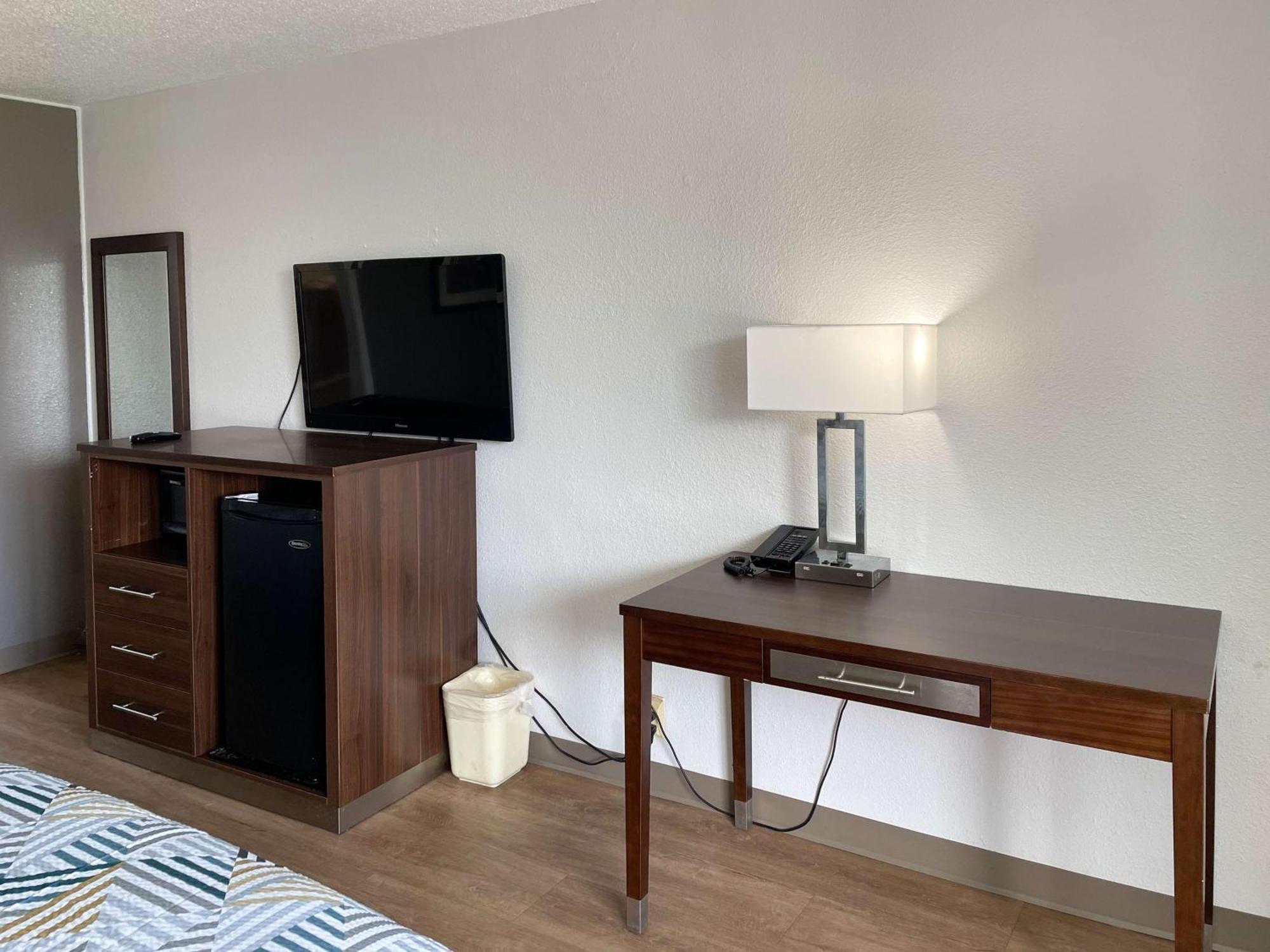 Motel 6 Opelika Al Екстер'єр фото