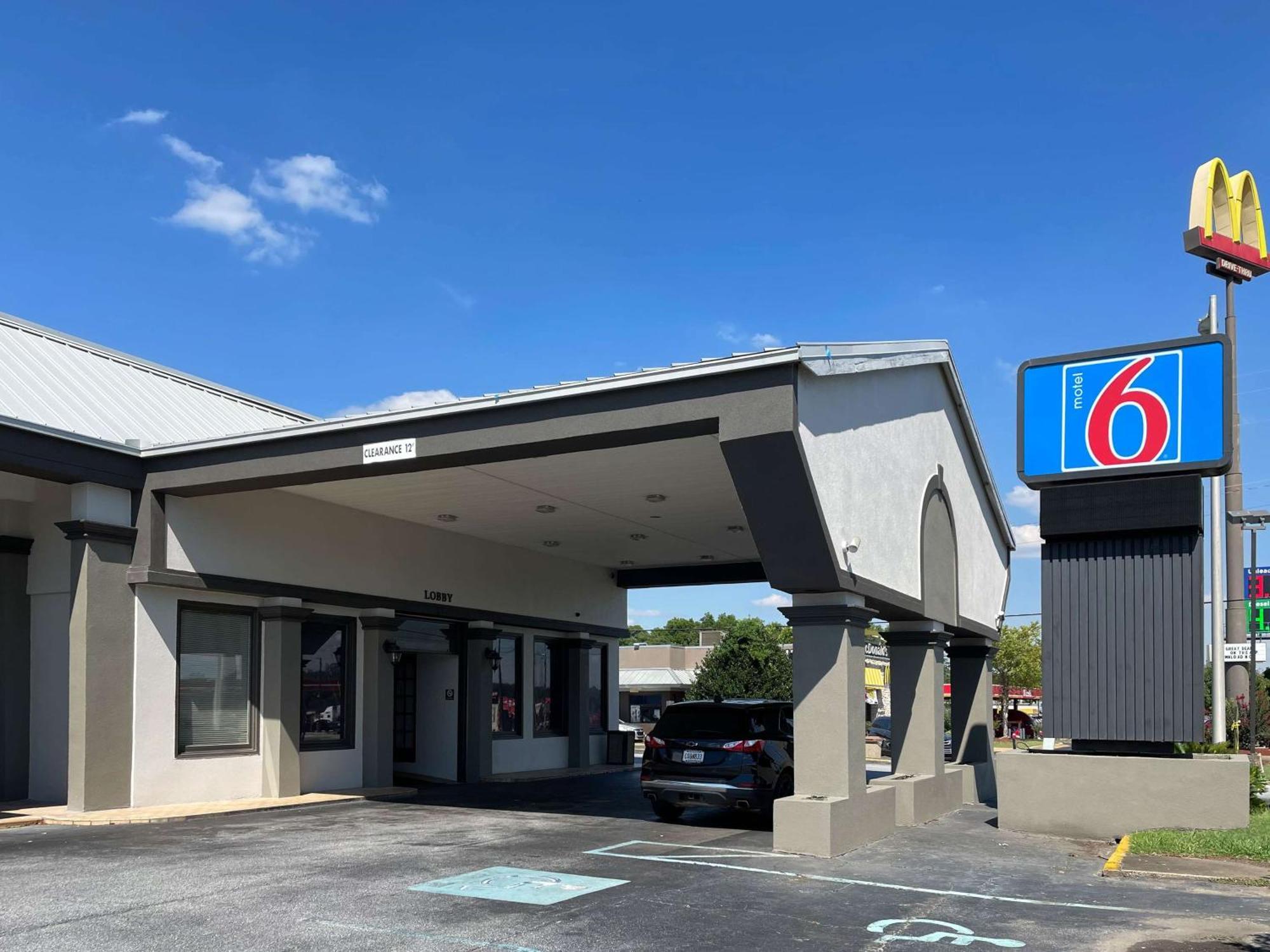 Motel 6 Opelika Al Екстер'єр фото